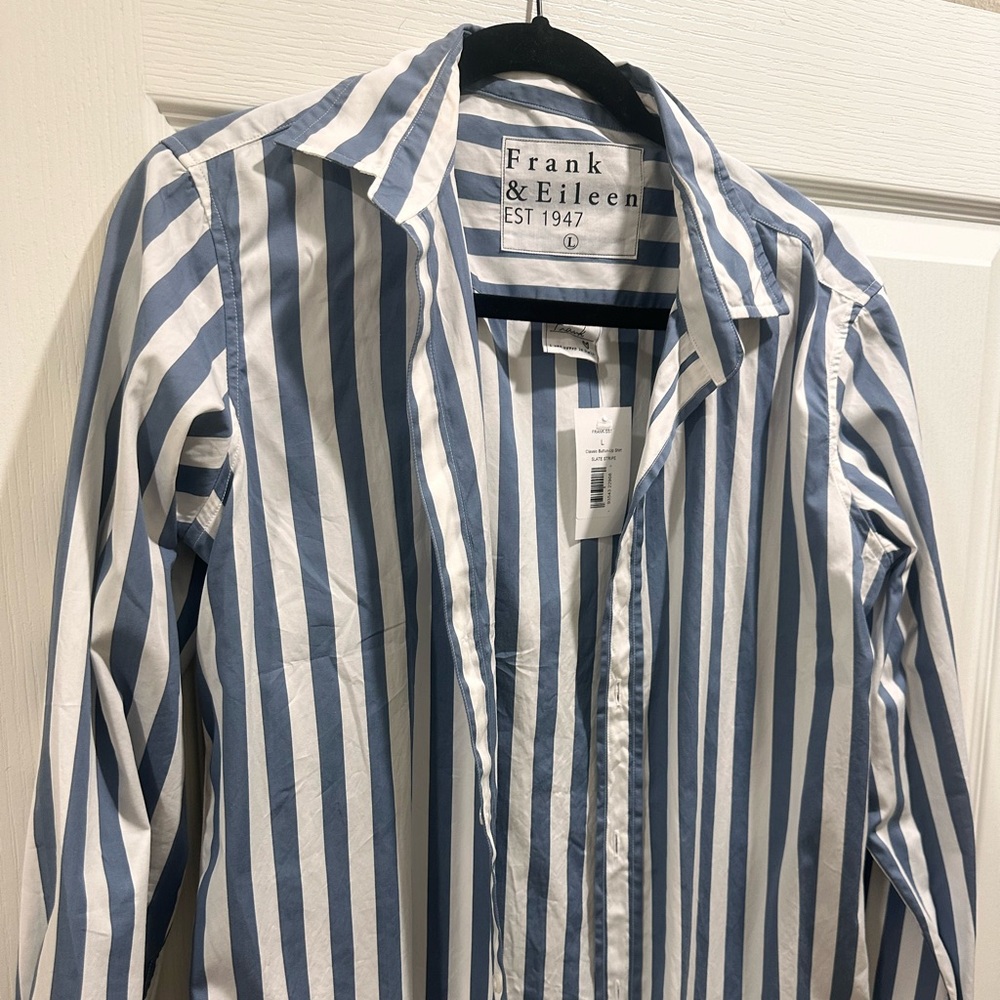 NWT Frank & Eileen blue and white button up